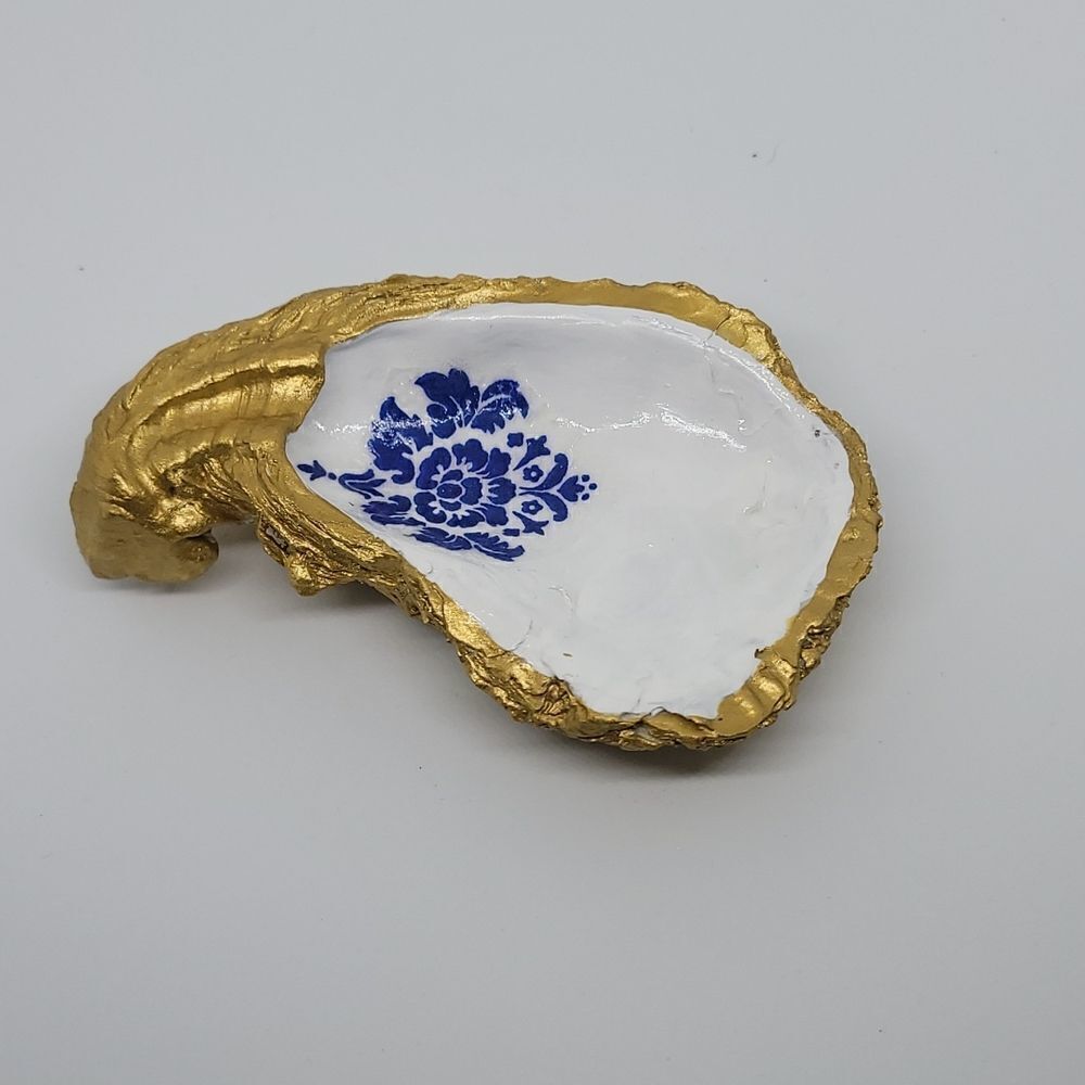 Filigree Oystershell ring holder/ trinket tray